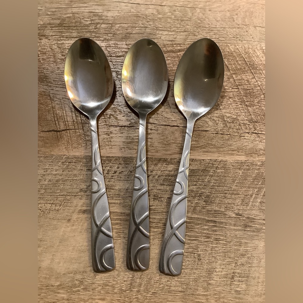 (3) Cambridge “Conquest” Serving Spoons